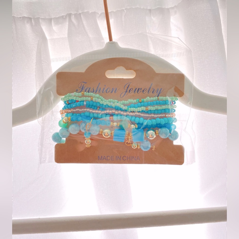 FRAMED BY SARAH | Stack blue bracelets!